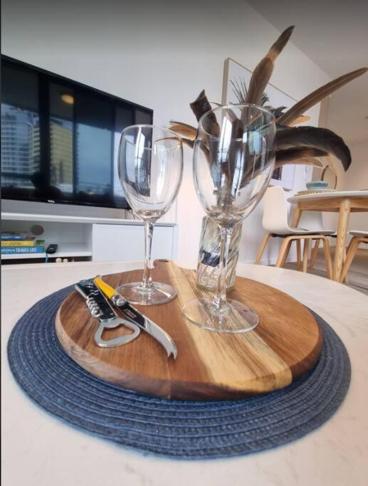 Broadbeach Stunner Modern And Central โกลด์โคสต์ ภายนอก รูปภาพ