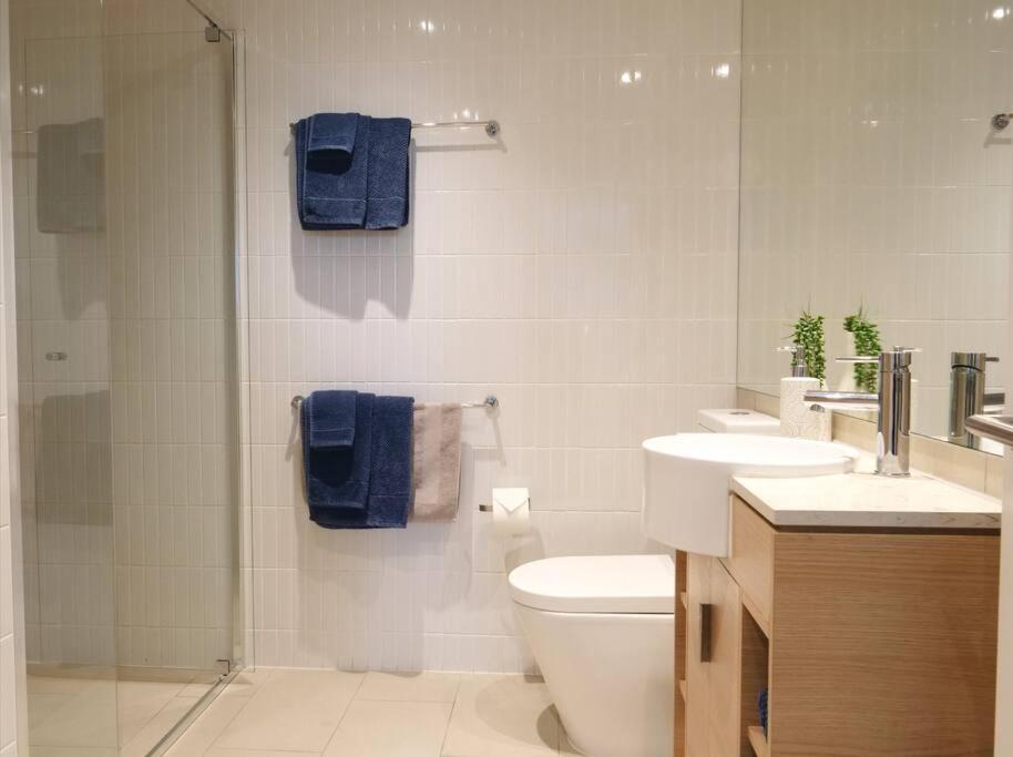 Broadbeach Stunner Modern And Central โกลด์โคสต์ ภายนอก รูปภาพ