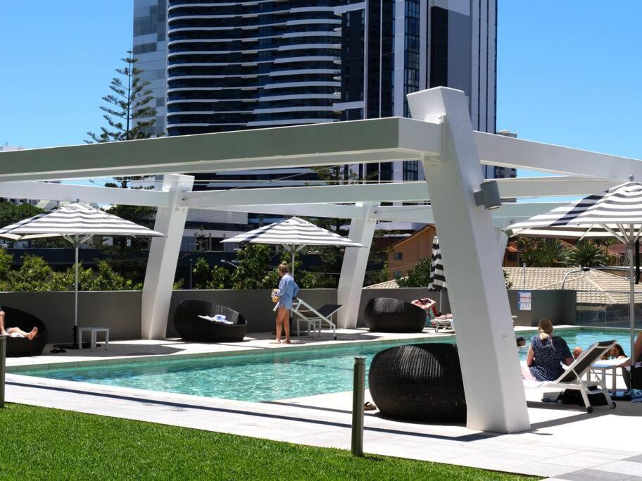 Broadbeach Stunner Modern And Central โกลด์โคสต์ ภายนอก รูปภาพ