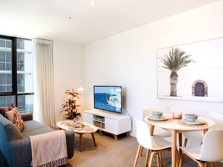 Broadbeach Stunner Modern And Central โกลด์โคสต์ ภายนอก รูปภาพ