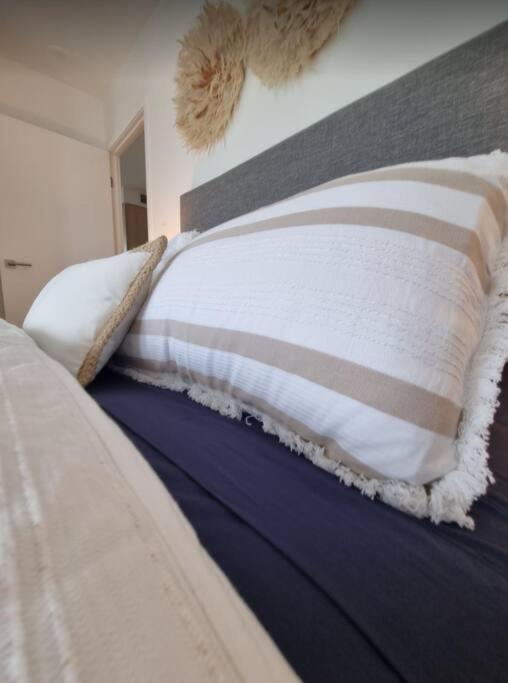 Broadbeach Stunner Modern And Central โกลด์โคสต์ ภายนอก รูปภาพ