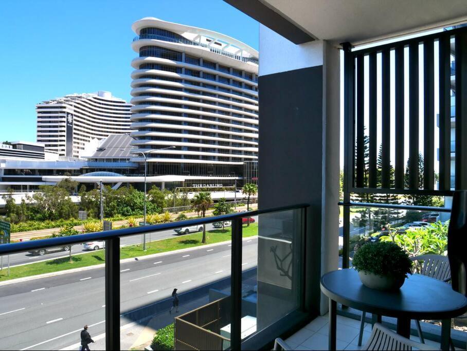 Broadbeach Stunner Modern And Central โกลด์โคสต์ ภายนอก รูปภาพ