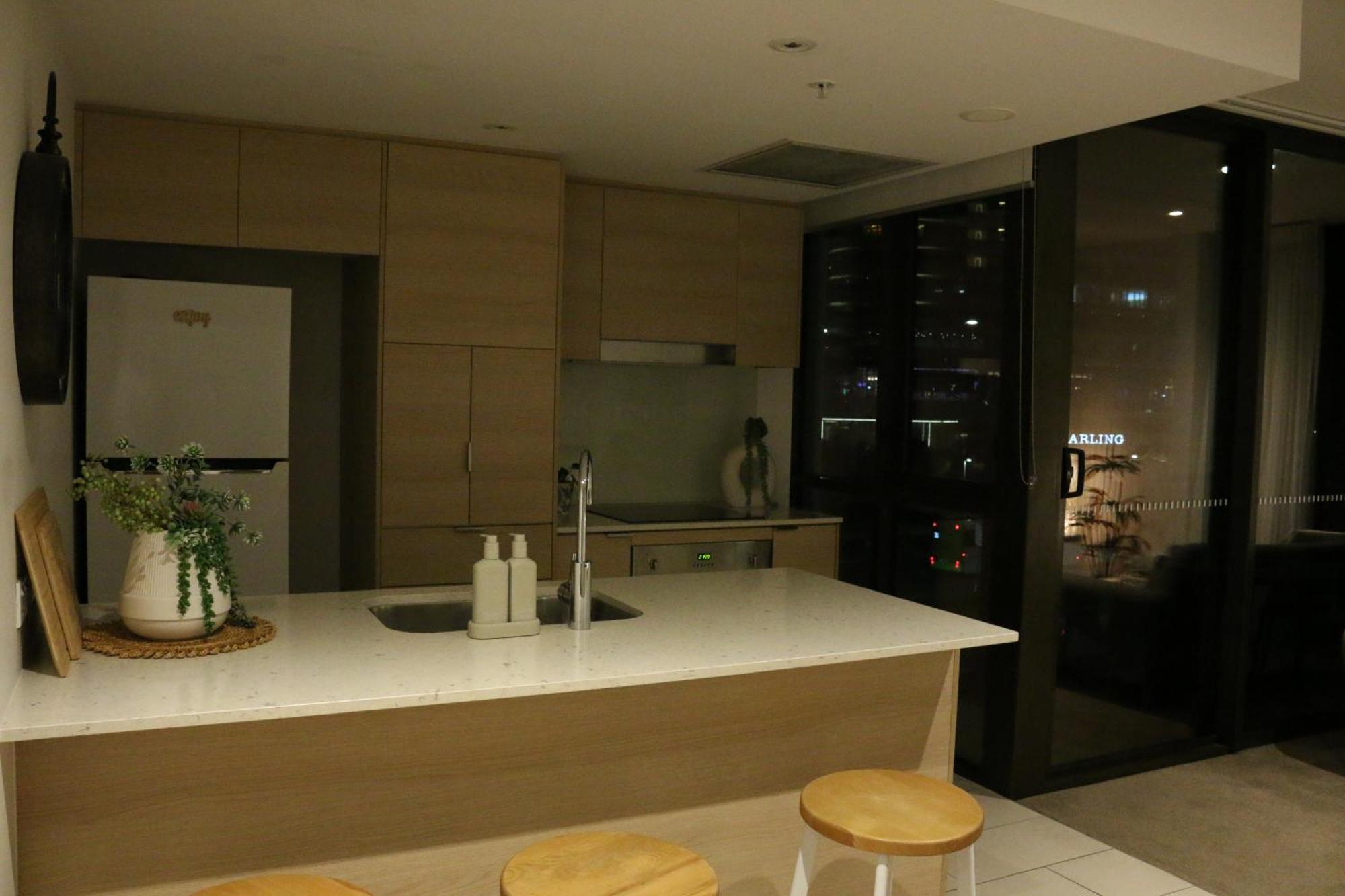 Broadbeach Stunner Modern And Central โกลด์โคสต์ ภายนอก รูปภาพ